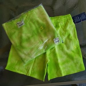 Champion Swearshirt Shorts Set